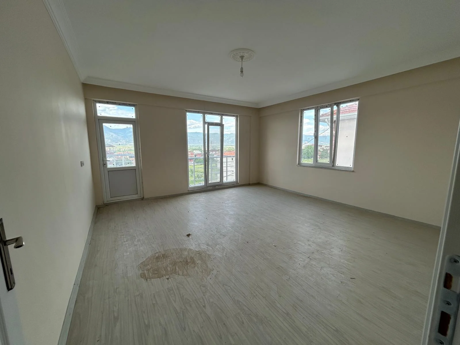 ERBAA/YAVUZ SELİM MAHALLSİNDE UYGUN3+1 SATILIK DAİRE - Resim 2