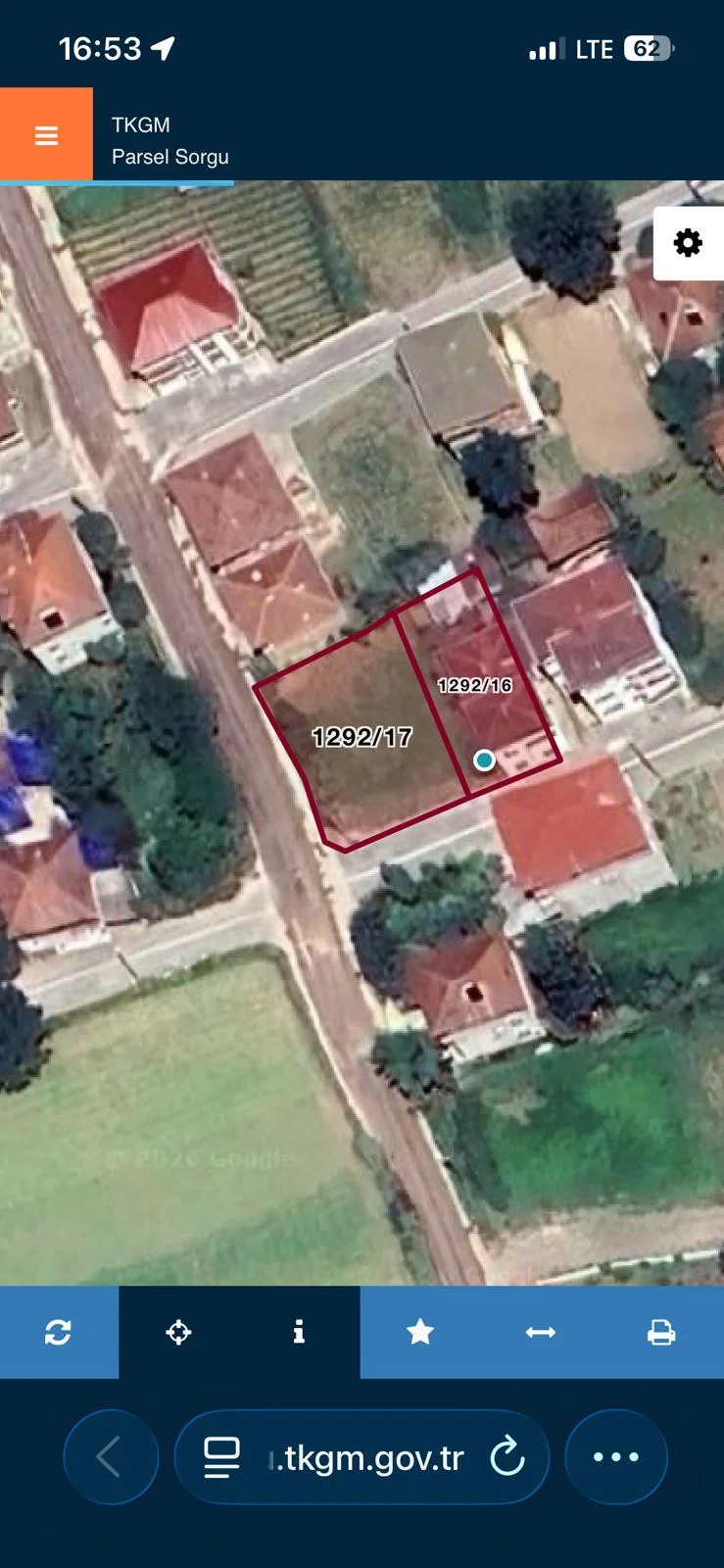 Erbaa Yıldırım Beyazıt  mahallesinde iki buçuk katlı bina ve iki arsası 718 m2 arsa - Resim 18