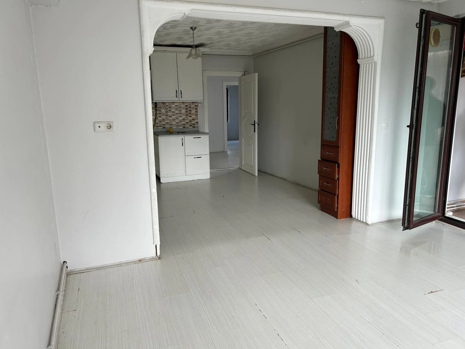 ERTUĞRUL GAZİ MAHALLESİNDE 2 KATLI MÜSTAKİL SATLIK BİNA - Resim 9