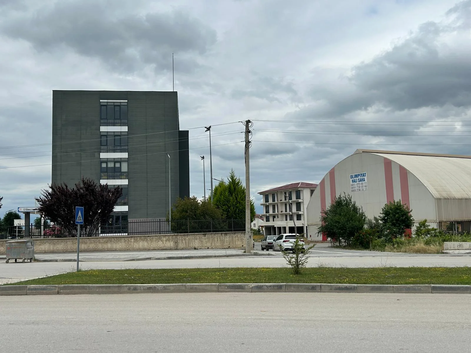 ZİYA GÖKALP MAHALLESİNDE 385M2 SATILIK ARSA - Resim 2