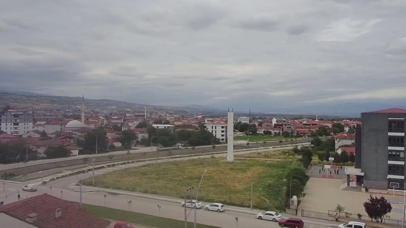 ZİYA GÖKALP MAHALLESİNDE 385M2 SATILIK ARSA - Resim 3